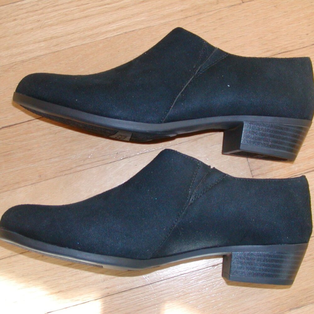 Lifestride slip on loafers. Black Suede. Size 8M. New, no box